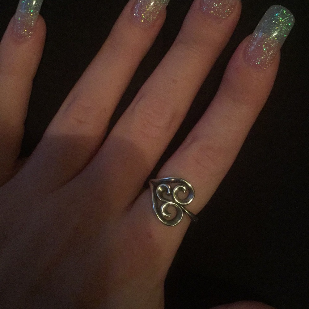 James Avery swirl heart ring